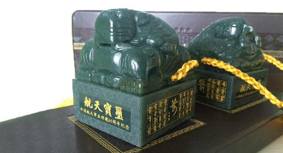 3377app|一件产地浙江嘉兴羽绒服如何能走红纽约的(图3)