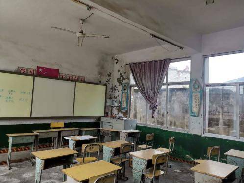 
CCTV《热线12》报道：“双师课堂”进恩施州利川 为下层教育插上翅膀_3377体育(图3)