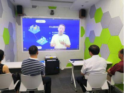 
CCTV《热线12》报道：“双师课堂”进恩施州利川 为下层教育插上翅膀_3377体育(图6)