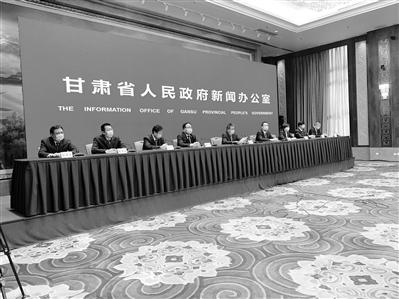 许昌学院文学与传媒学院大学生就业市场调查实践队到许昌图书馆查阅资料|3377app(图1)